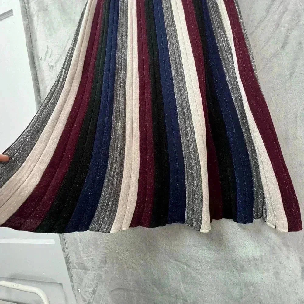 Neua Metallic Vertical Striped Broomstick Goth Knit Maxi Skirt Sz XL - Picture 5 of 9